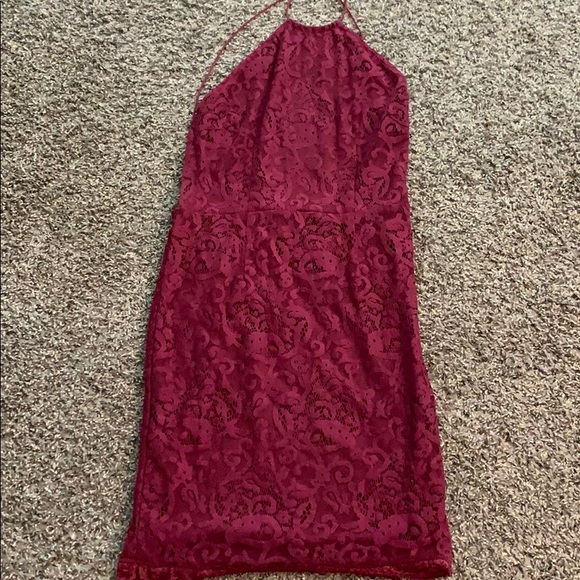 Burgundy lace no back dress - Picture 2 of 2